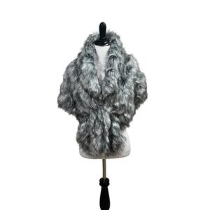 Caracilia Women's S Small Faux Fur Shawl Wrap Stole White Gray Polyester Clasp